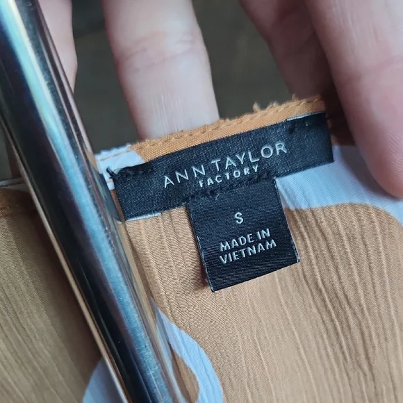 Ann Taylor Orange and White Blouse - Picture 2 of 3